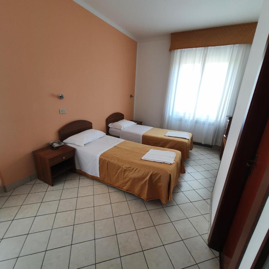 Hotel Perla Massa Lombarda 외부 사진