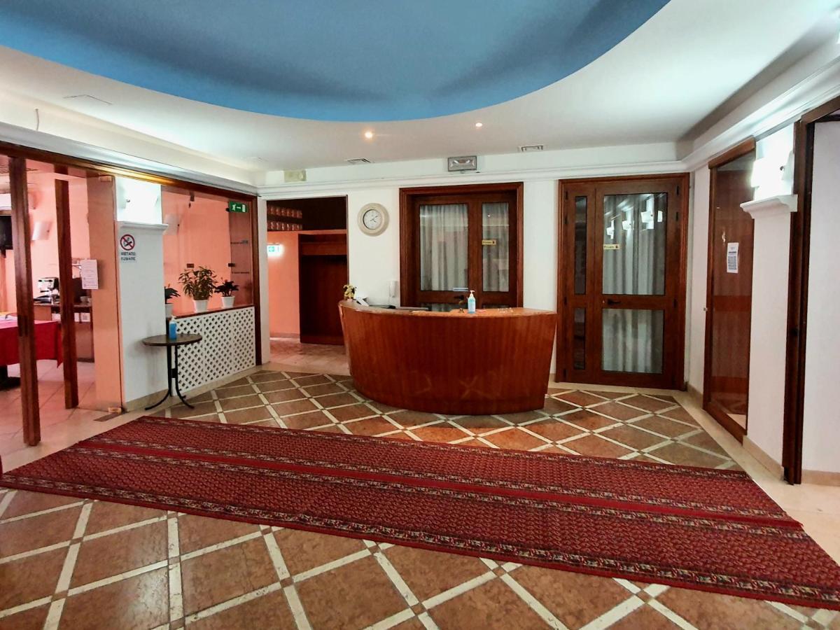 Hotel Perla Massa Lombarda 외부 사진